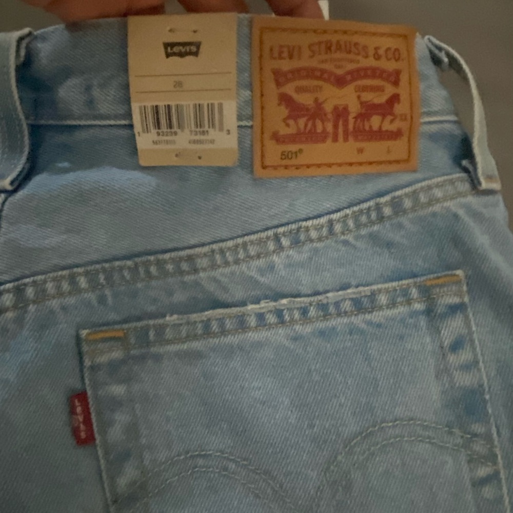 New Levi's 501 Light Blue Frayed Hem Jean Shorts - Picture 4 of 4